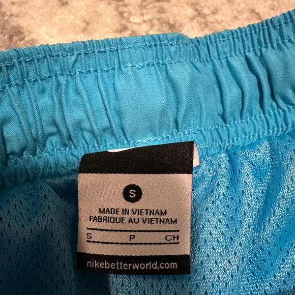 Men’s Nike Swimsuit - Picture 2 of 2